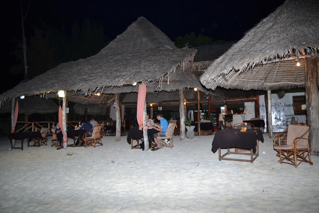 Union Beach Bungalow Nungwi Eksteriør billede